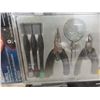 Image 11 : 2 New Husky Molded Mini Mouth Bag, Jobmate Utility Knives, 1/4" Ratchet, Socket Driver Bits and Mas