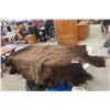 Image 1 : Buffalo Hide 70" x 80".