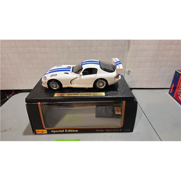 1997 Dodge Viper GTS-R Maisto 1/18 Die Cast.