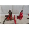 Image 3 : 2 Hydraulic Jacks, 12' Heavy-Duty Booster Cables, 2 T-Wheel Wrenches, 2 Tire Bars and 5 Pairs Safet