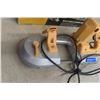 Image 4 : Variable-Speed Portable Band Saw With 4 New Spare Blades.