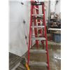 Image 3 : Fiberglass Step Ladder With Paint Tray – 5 Ft