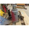 Image 5 : Pallet Lot: Jack Stands, Bottle Jack 20 Ton And More