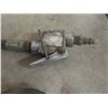 Image 6 : 2 Pneumatic Bottle Jacks 12 Ton And 20 Ton