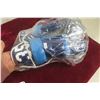 Image 4 : Vintage Gordie Howe Houston Aeros Movie Set Game Used Gloves