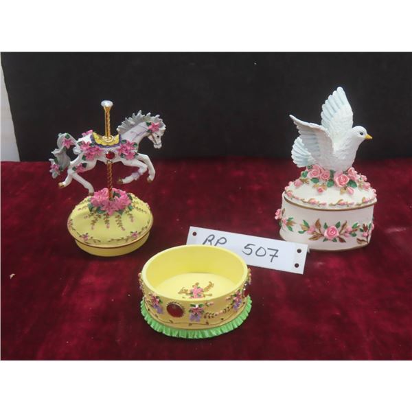 1 Britney Carousel Horse Music Box – 1 Holsted House White Dove Music Box 'Wings of Love'