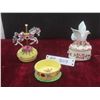 Image 1 : 1 Britney Carousel Horse Music Box – 1 Holsted House White Dove Music Box 'Wings of Love'