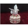 Image 7 : 1 Britney Carousel Horse Music Box – 1 Holsted House White Dove Music Box 'Wings of Love'