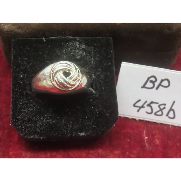Ring in Case Marked 925 – 7.82 g