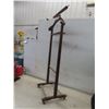 Image 2 : Brevettato Rolling Valet Stand