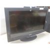 Image 10 : Panasonic LCD 32" TV w/ Remote & Power Cord