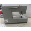 Image 7 : Singer Heavy Duty Sewing Machine