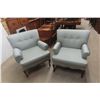 Image 1 : 2 Matching Living Room Chairs