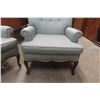 Image 5 : 2 Matching Living Room Chairs
