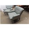 Image 6 : 2 Matching Living Room Chairs