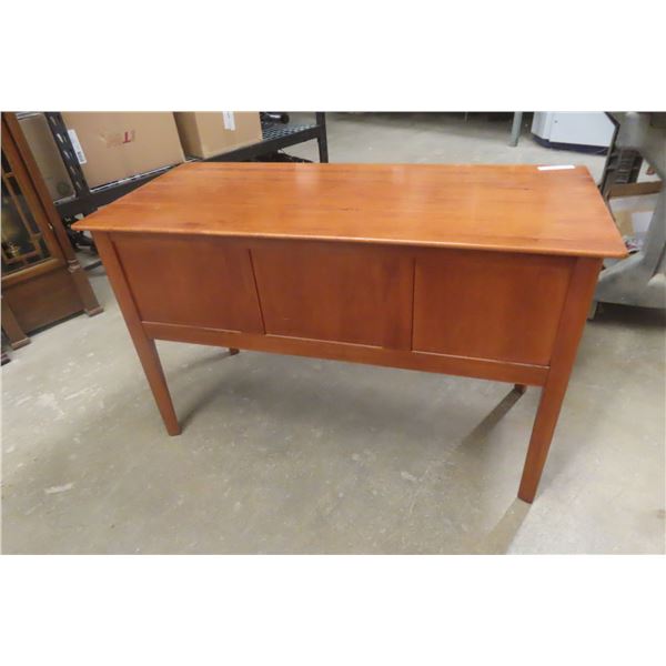 Desk, 31" X 48" X 28"