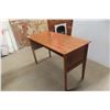 Image 4 : Desk, 31" X 48" X 28"