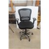 Image 1 : Rolling Swivel Office Chair