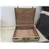 Image 5 : 2 Vintage Suitcases