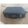 Image 2 : 3 Mismatched Suitcases