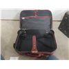 Image 6 : 3 Mismatched Suitcases