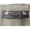 Image 9 : 3 Mismatched Suitcases