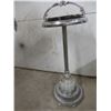 Image 1 : Stand Up Ashtray