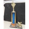 Image 5 : Curling Trophies