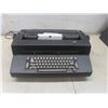 Image 1 : IBM Electric Typewriter