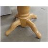 Image 4 : 2 Oak Pedestal Side Tables 19 x 26 x 20