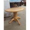 Image 8 : 2 Oak Pedestal Side Tables 19 x 26 x 20