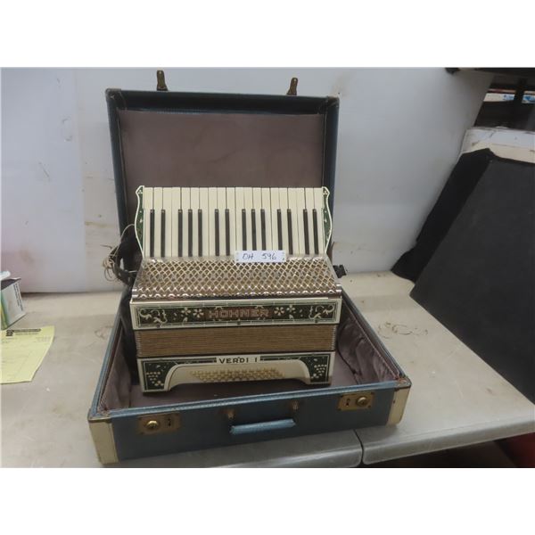 Hohner Verdi I Accordion w/ Case