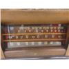 Image 10 : Antique General Electric Tube Radio