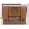 Image 13 : Antique General Electric Tube Radio