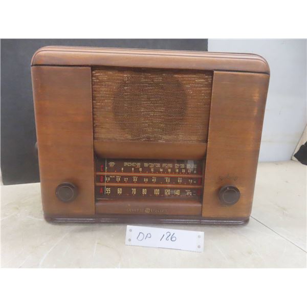 Antique General Electric Tube Radio