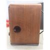 Image 2 : Antique General Electric Tube Radio