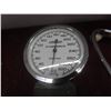 Image 10 : 2 Omron Blood Pressure Monitors