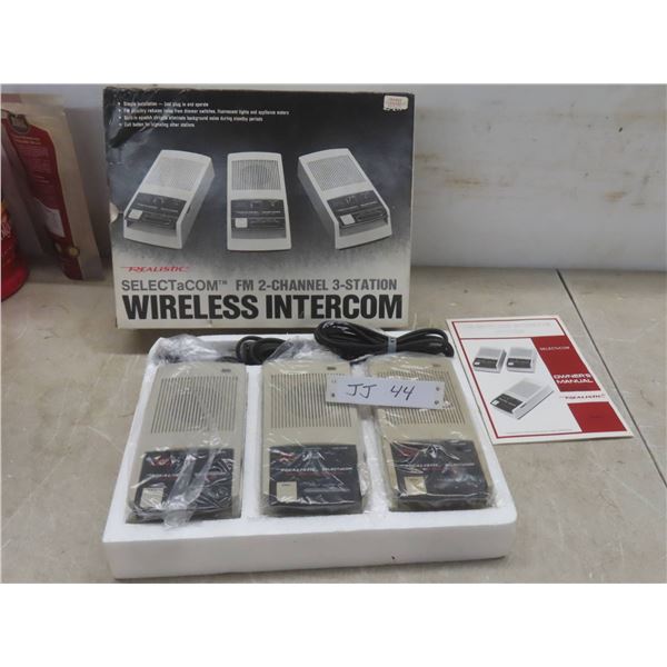 Realistic SelectaCom FM 2 Channel 3 Station Wireless Intercom