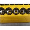 Image 15 : Stanley Professional Grade Black Chrome Socket Set and Storage Case