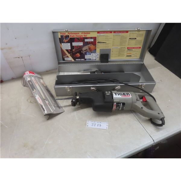 Porter Cable Model 737 Tiger Saw With Case