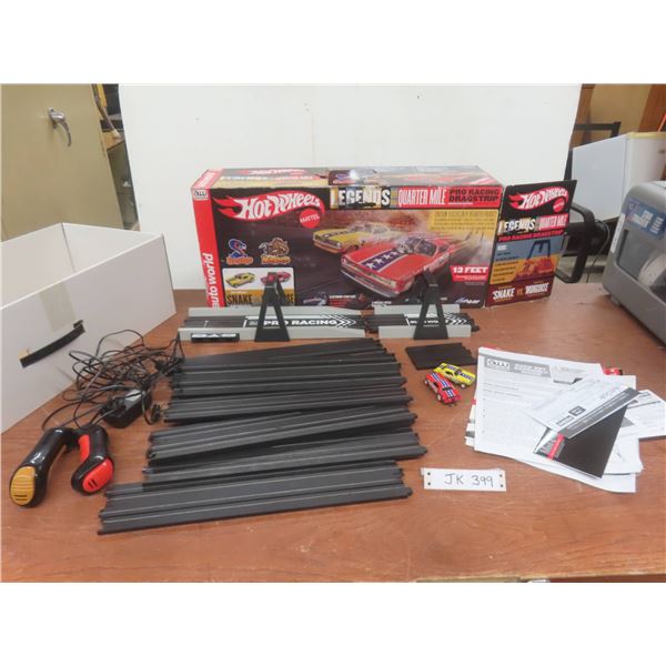 Hot Wheels Quarter Mile Pro Racing Drag Strip