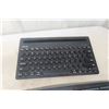 Image 4 : 2 Wireless Keyboards And Picture Viewer