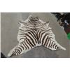 Image 1 : Faux Zebra Hide 66" x 84"