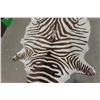 Image 4 : Faux Zebra Hide 66" x 84"