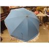 Image 10 : 2 Patio Umbrellas Approx 60" Diameter