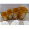 Image 7 : 4-Piece Plastic Canister Set Harvest Gold, Vintage Grinder, Garlic Press