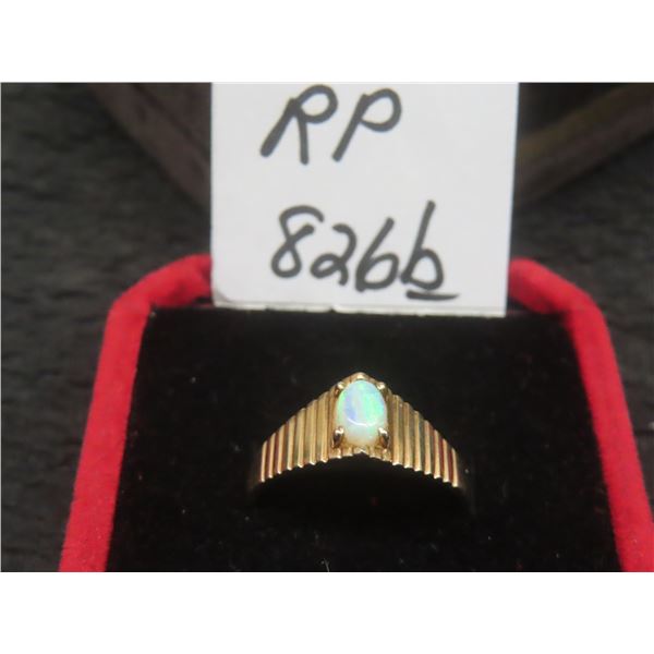 Vintage 10K Gold Ring With Opal 2.2 Grams