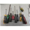 Image 4 : Clock Radio Cube, Lantern, Screwdrivers, Pliers, Tape Measure