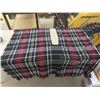 Image 12 : Blankets, Tablecloths, Handkerchiefs, Linens And More