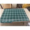 Image 14 : Blankets, Tablecloths, Handkerchiefs, Linens And More